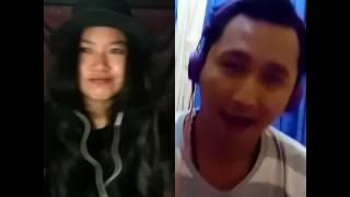 Smule menggoda nyanyi sambil genit