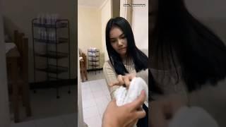 Prank Istri Ambilin Handuk Istri Malah Ngajakin Main #viral #shorts #trending