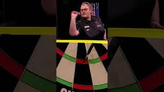 Beau Greaves Hits Upside Down 180  #darts #180