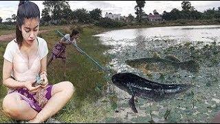 Cute girl Spearfishing Using PVC Pipe in Cambodia