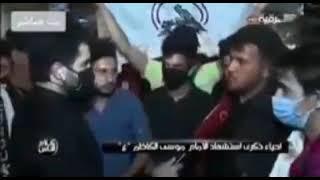 الإعلامي علي الخالدي يرفض رفع راية الحشد أمام كاميرا الشرقية