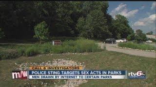 Internet draws park nudity police launch undercover sting