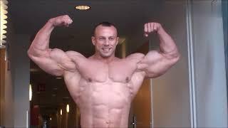 Belarusian huge IFBB Pro bodybuilder Alexey Shabunya - Muscle checking 2013