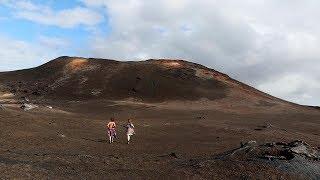 Hawaii Kilauea walking to the top of Fissure 8