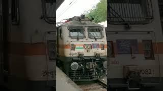 train journey  gadi bula rahi he  kishor Kumar 