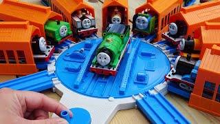 Thomas the Tank Engine & Blues big turntable and engine shed round and round mountain course