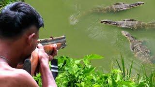 BERBURU ROMBONGAN BIAWAK KEBAL PENUNGGU SUNGAI LARANGAN