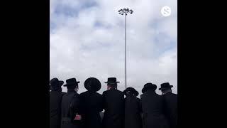 Thousands of ultra Orthodox Jews infringe lockdown to attend rabbis funeral