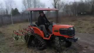 Kubota GB180 na gąsienicach z kultywatorem. Traktor japoński. www.akant-ogrody.pl