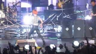 Paramore - Misery Business Live At Madison Square Garden