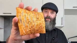 Trying Greggs NEW Katsu Chicken Bake