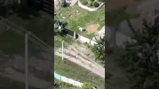 Ukrainian drone captures Russian looters stealing washing machine