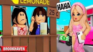 A RIQUINHA que HUMILHAVA AS MENINAS FICOU POBRE  Historinhas Brookhaven Roblox  Bibi e Lud