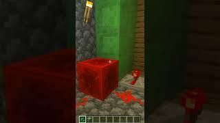 Что ВНУТРИ ЛИПКОГО ПОРШНЯ в МАЙНКРАФТ? #shorts #minecraft