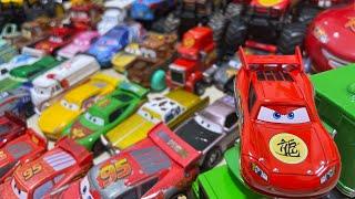 【lightning mcqueen toys collection】おもちゃのトミカカーズのメーター、レッド、スコット、はたらくくるま