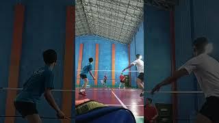 2 lawan 4 AlfredAndre W x RioImamAleAim #pbcampoet #bulutangkis #badmintonmania