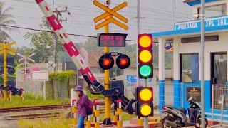 Indonesia Railway Crossing Compilation  Fantastis Palang Kereta Api Perlintasan Krl 2024