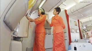 Kesibukan Pramugari Cantik Garuda Indonesia Pesawat Boeing 777-300ER Jakarta - Bali