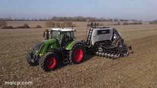4Kᵁᴴᴰ Fendt 828 Vario tractor & Horizon DSX 60-18 no till seed drill working in Suffolk
