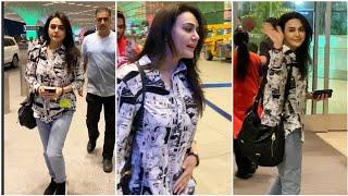 Koi Mil gaya Actress Preity Zinta Spotted At Mumbai Airport #PreityZinta