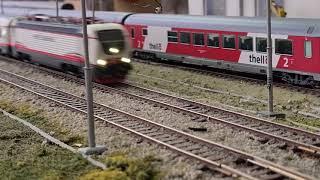 Treni in Transito Plastico HO Trenitalia e trenini italiani ad alta velocità in scala HO