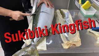 How Japanese “Sukibikiremoving scales” kingfish    #sukibiki ＃すき引き