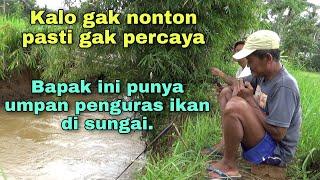 Viral. Mancing ikan di sungai pakai umpan sakti.