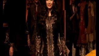 Bollywoods Dia Mirza sizzles the ramp