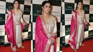 Hina Khan Attend Baba Siddiqui Iftaar Party 