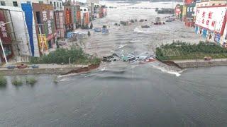 5 Minutes ago in China Dongting Lake embankment collapsed. Cities and villages in Hunan sank