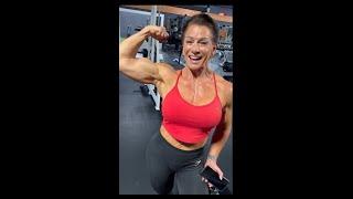 Muscle Teacher - Tammy Kearn  #girlswithmuscles  #biceps #shorts #ifbbprobodybuilding