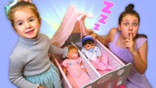 Sleeping Time Pretend Play with newborn dolls from hospital