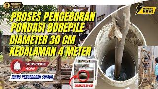 PROSES PENGEBORAN LUBANG PONDASI BORED PILE DIAMETER 30 CM DENGAN KEDALAMAN 4 METER.