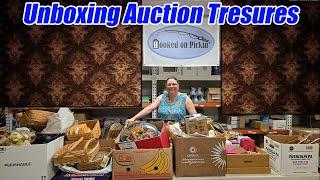 Unboxing Auction Finds Check out the Owls Longaberger Baskets Figurines and much more.