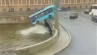 VIDEO  Bus plunges off a bridge in the Russian city of St. Petersburg