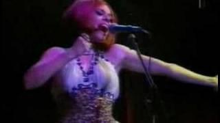 Deee-Lite - Groove is in the Heart Live in Roskilde 1991