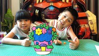 Bé Bún Tô Màu Tranh Gỗ Đất Sét – Bé Bắp Tô Màu Tranh Kim Tuyến  Painting with clay and glitter