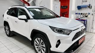 Новый Toyota RAV4 безопасно снимаем плафон освещения потолка на Тойота Рав4