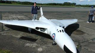 ONBOARD CAMS GIANT RC 15 SCALE AVRO VULCAN XH558 MARTIN WITHERS ELVINGTON LMA RC AIRCRAFT SHOW 2014