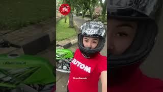 Woman Two Stroke Lovers #shorts #youtubeshorts #wanitacantik #wonderfulindonesia