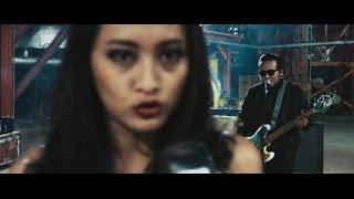 Endank Soekamti feat. Naif - Benci Untuk Mencinta Official Music Video