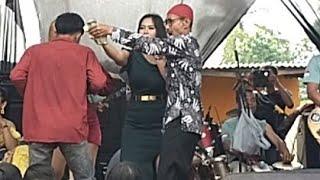 menang banyak bapa kake kake ini nempel terus ke biduan dangdut bikin iri karedok lenca cover Yuni