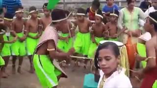 MARI DANSA  TARIAN MALUKU