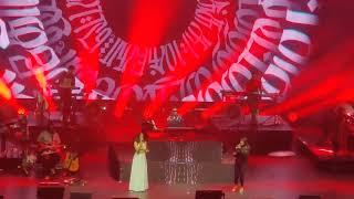 Ottagatha Kattiko  Song  Jonita ganthi & Rakshita Suresh  Stage performance  Ar Rahman  Concert