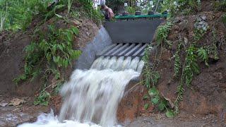 Mini  Dam Construction With Eight  Gates Water Discharge