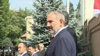 Nikol Pashinyan and Anna Hakobyan greeted Singapore Prime Minister and his wife