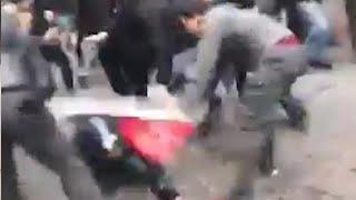 Piacenza manifestanti picchiano un carabiniere durante corteo antirazzista