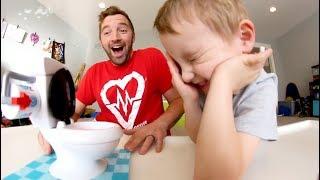 FATHER & SON PLAY TOILET TROUBLE