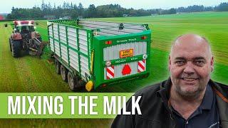 One Man One Tractor - Feeding 1200 COWS EVERYDAY