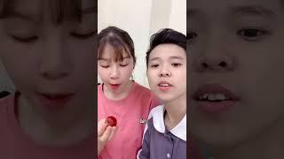 Trao Trinh nụ hôn ngọt ngào  vợ chồng trẻ con tập 7  Tôm Trinh channel